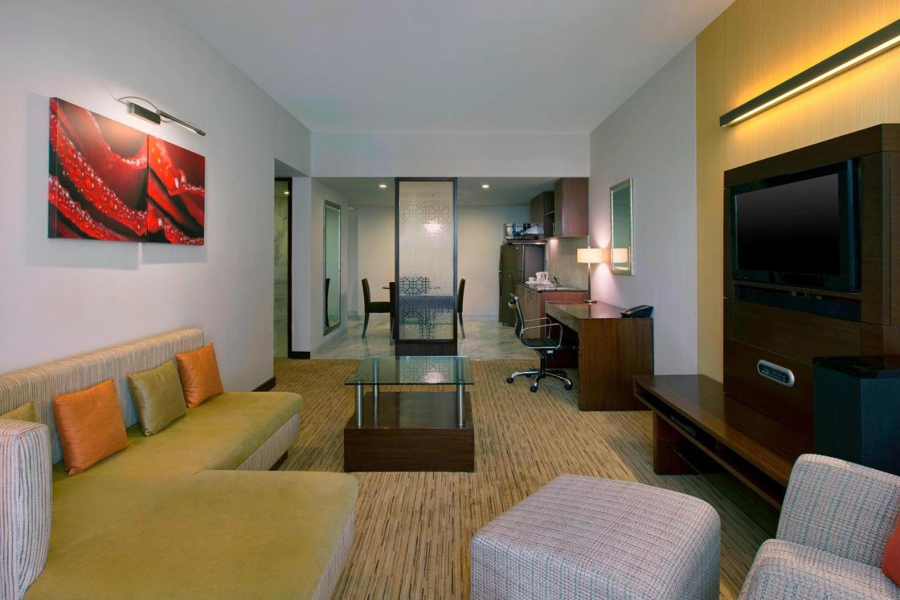 Four Points By Sheraton Hotel And Serviced Apartments Πούνε Εξωτερικό φωτογραφία
